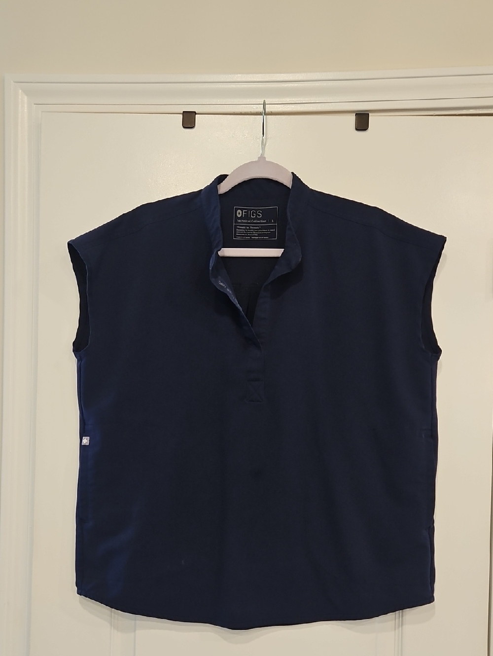 Figs Scrub Top In Navy Size S